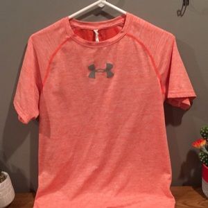 Under armor short sleeved t-shirt